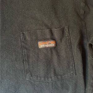 Patagonia Men’s Charcoal Long Sleeve with Logo Patch